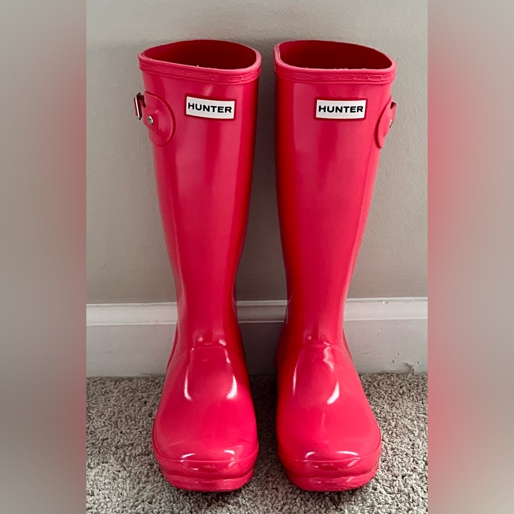 EXCELLENT CONDITION GIRLS HUNTWR BOOTS
